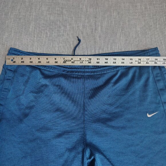 Vintage Nike Shorts Size Medium Bue White Swoosh Embroiderd Training Gym Workout - Picture 3 of 12